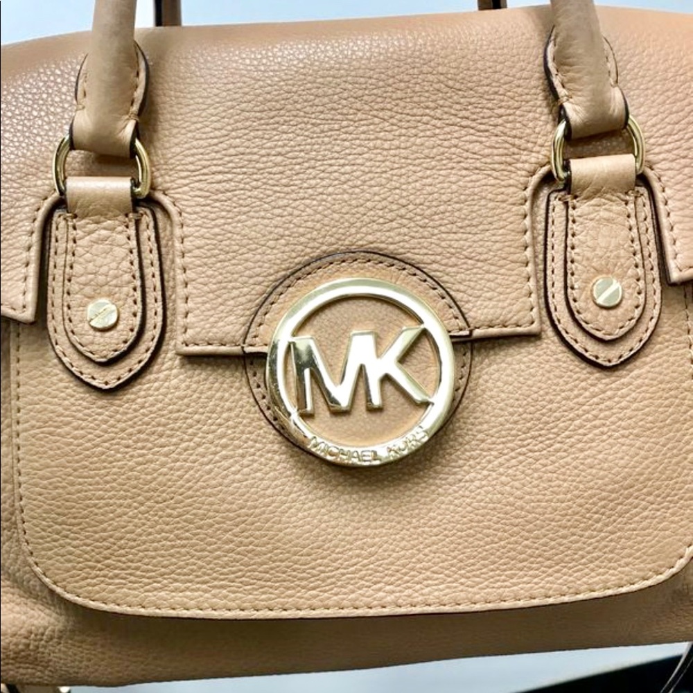 MIchael Kors purse - Picture 2 of 3